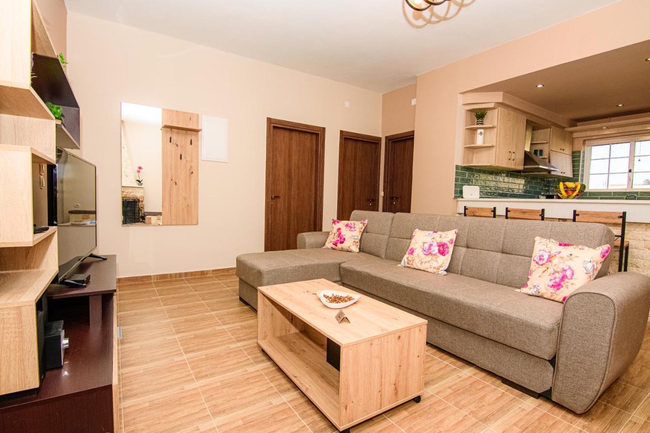 Seascape Holiday home *
